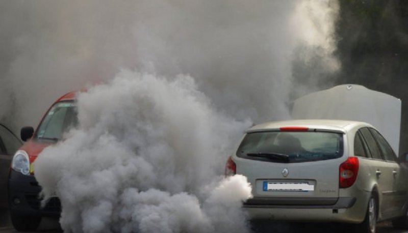 Замърсяващите коли отново могат да влизат в центъра на София